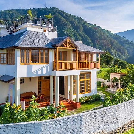 Stayvista At The Oakridge 4 Bhk Villa In Dharamshala With Jacuzzi & Balcony Chamba  Dış mekan fotoğraf