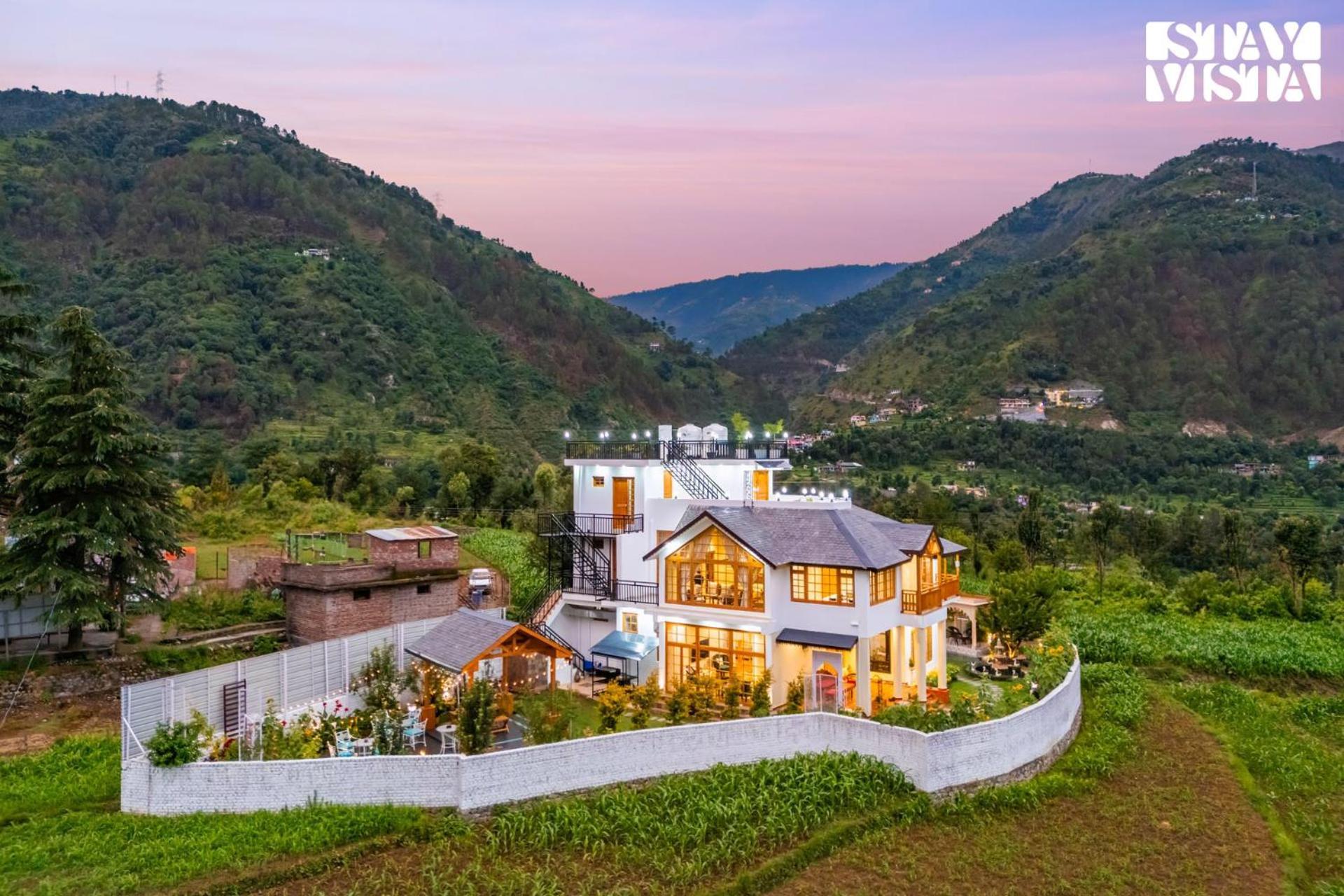 Stayvista At The Oakridge 4 Bhk Villa In Dharamshala With Jacuzzi & Balcony Chamba  Dış mekan fotoğraf