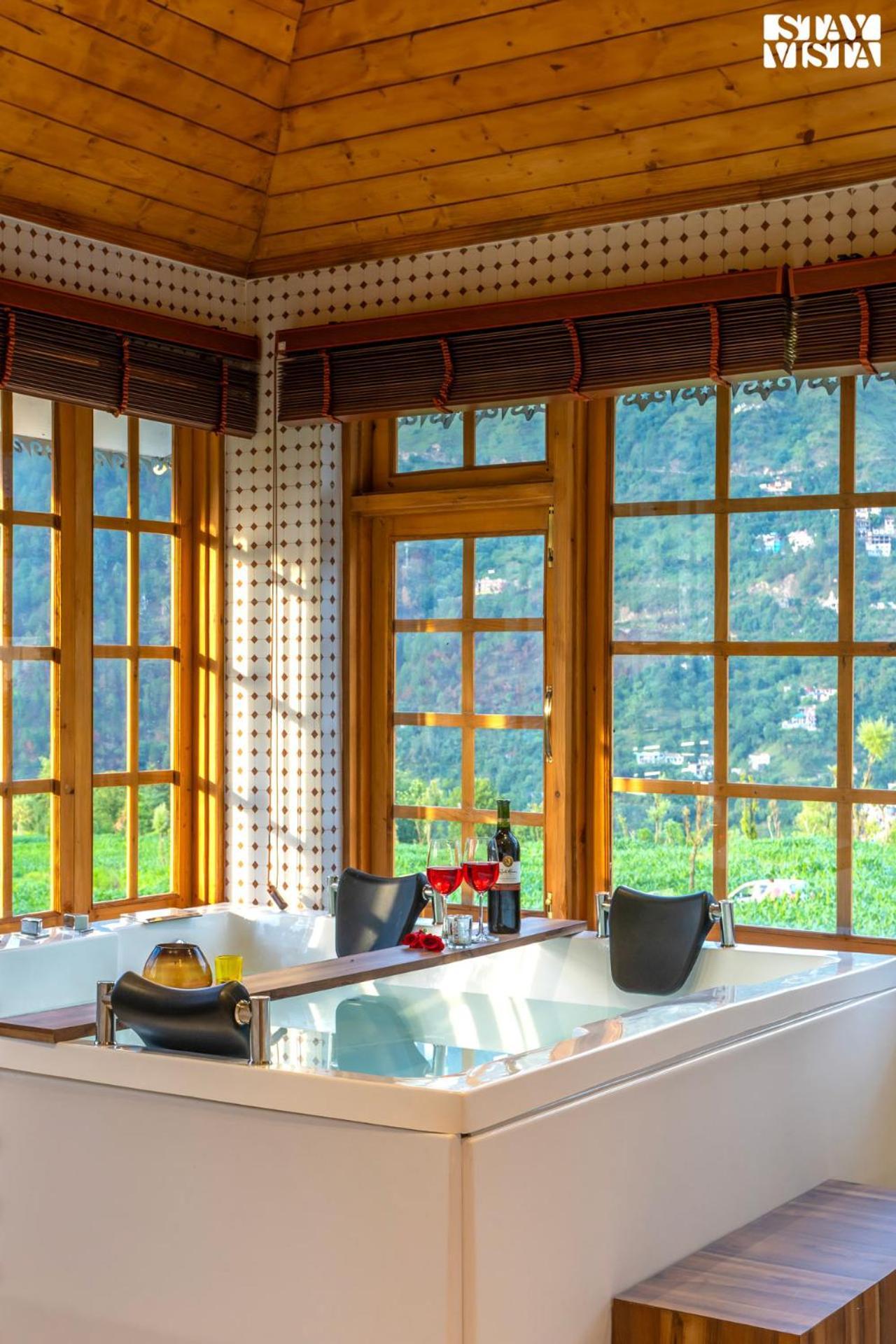 Stayvista At The Oakridge 4 Bhk Villa In Dharamshala With Jacuzzi & Balcony Chamba  Dış mekan fotoğraf