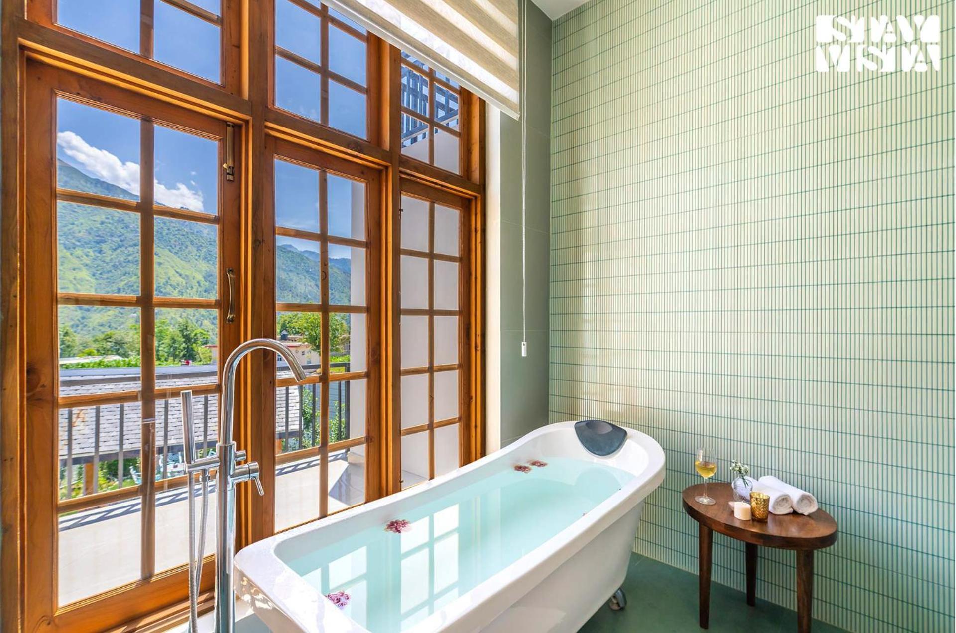 Stayvista At The Oakridge 4 Bhk Villa In Dharamshala With Jacuzzi & Balcony Chamba  Dış mekan fotoğraf