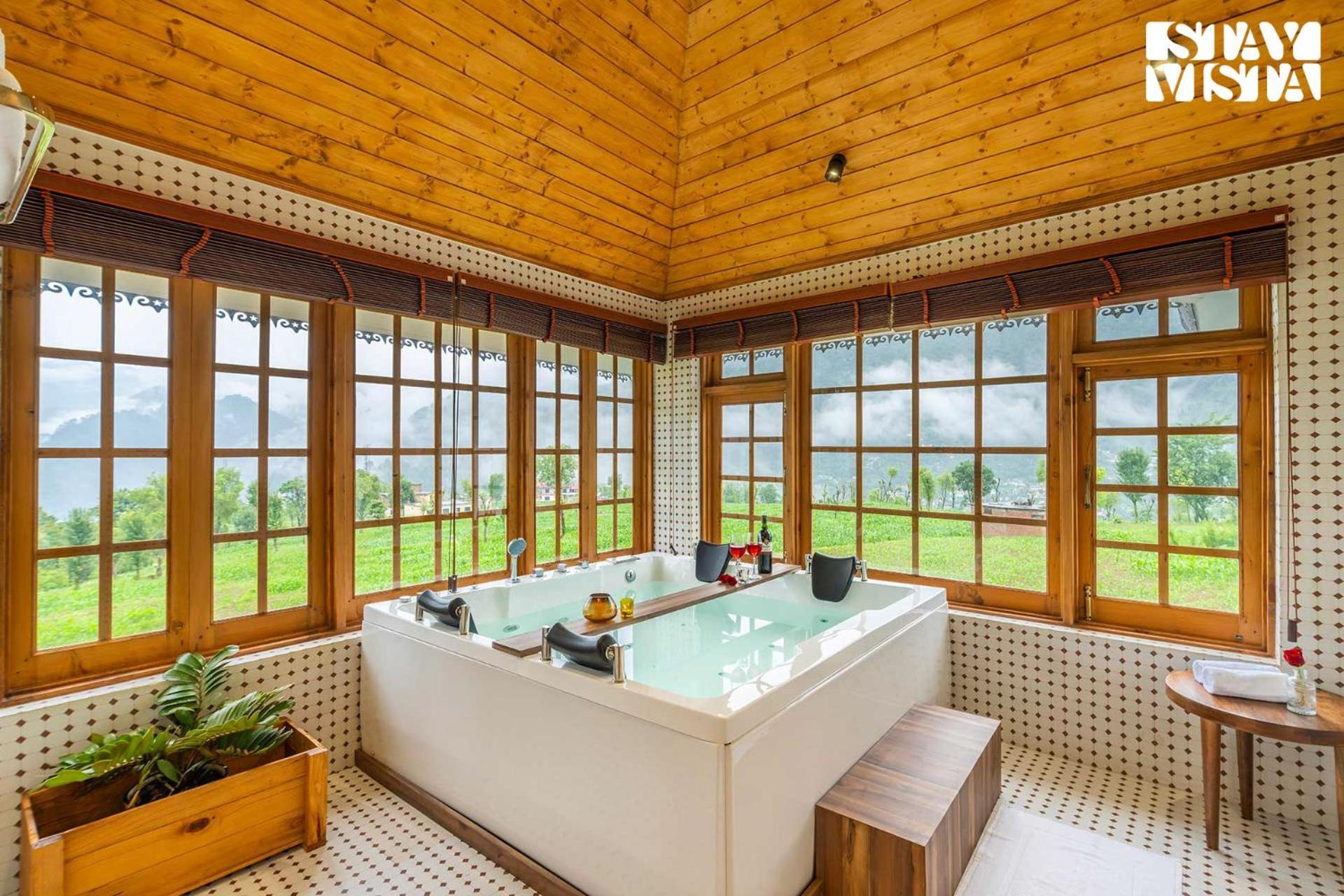 Stayvista At The Oakridge 4 Bhk Villa In Dharamshala With Jacuzzi & Balcony Chamba  Dış mekan fotoğraf
